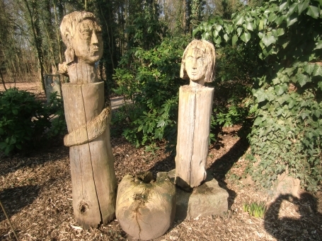 Wesel-Feldmark : Am Tannenhäuschen, Skulpturenpark Niederrhein, Skulptur Adam und Eva von Anja Weinberg